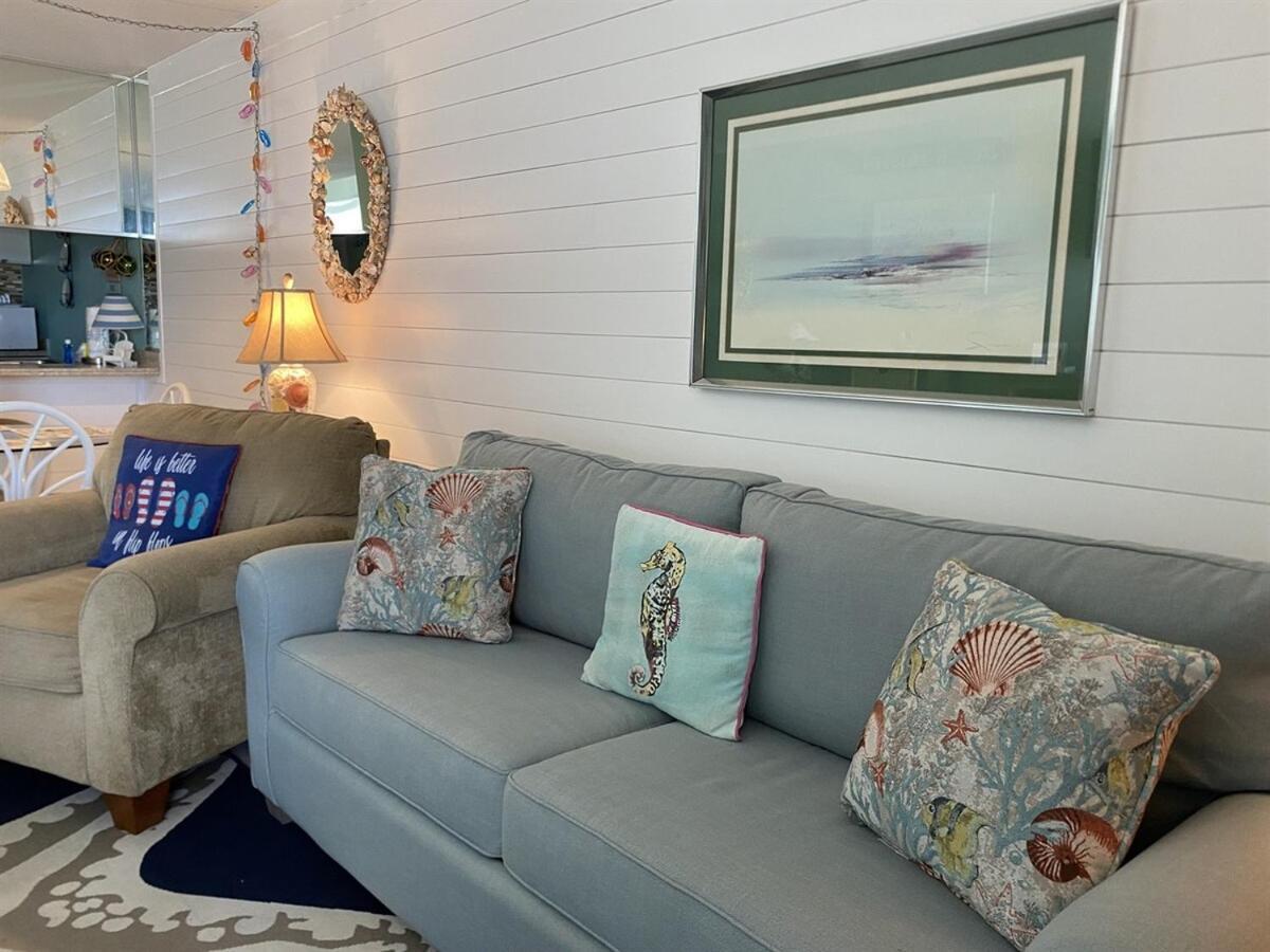 Flip Fllops In The Sand,windward 202 At Edgewater And Golf Apartment *