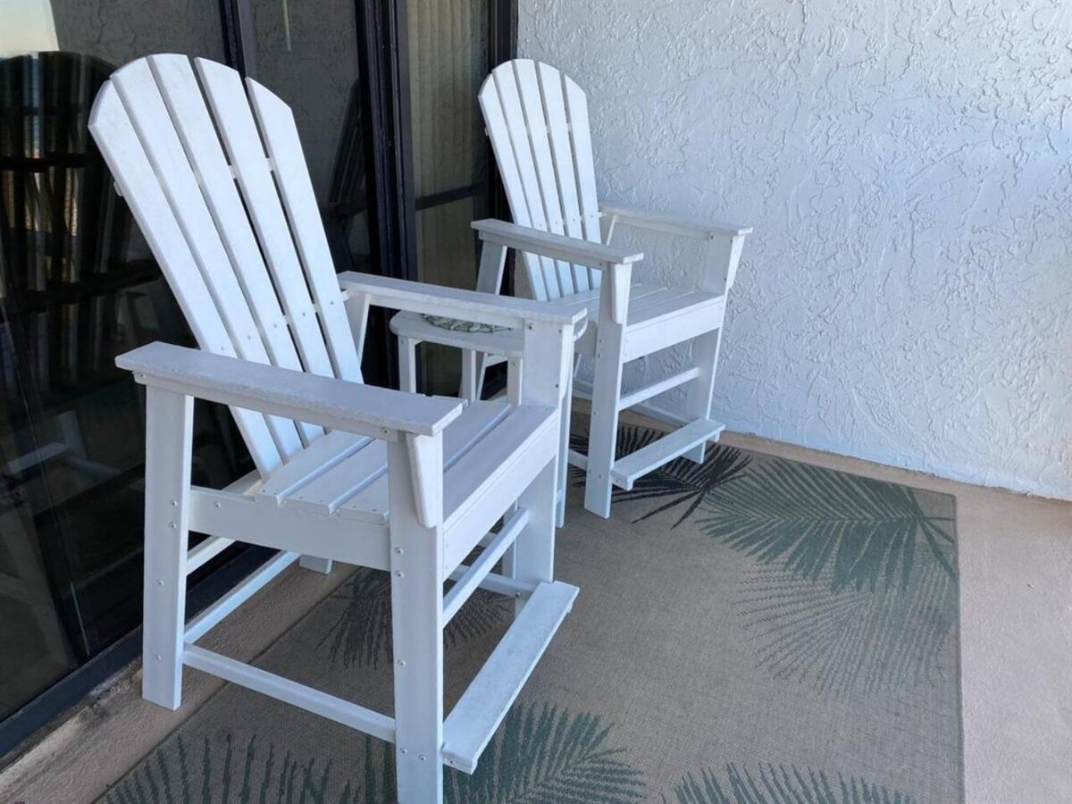 Flip Fllops In The Sand,windward 202 At Edgewater And Golf Apartment
