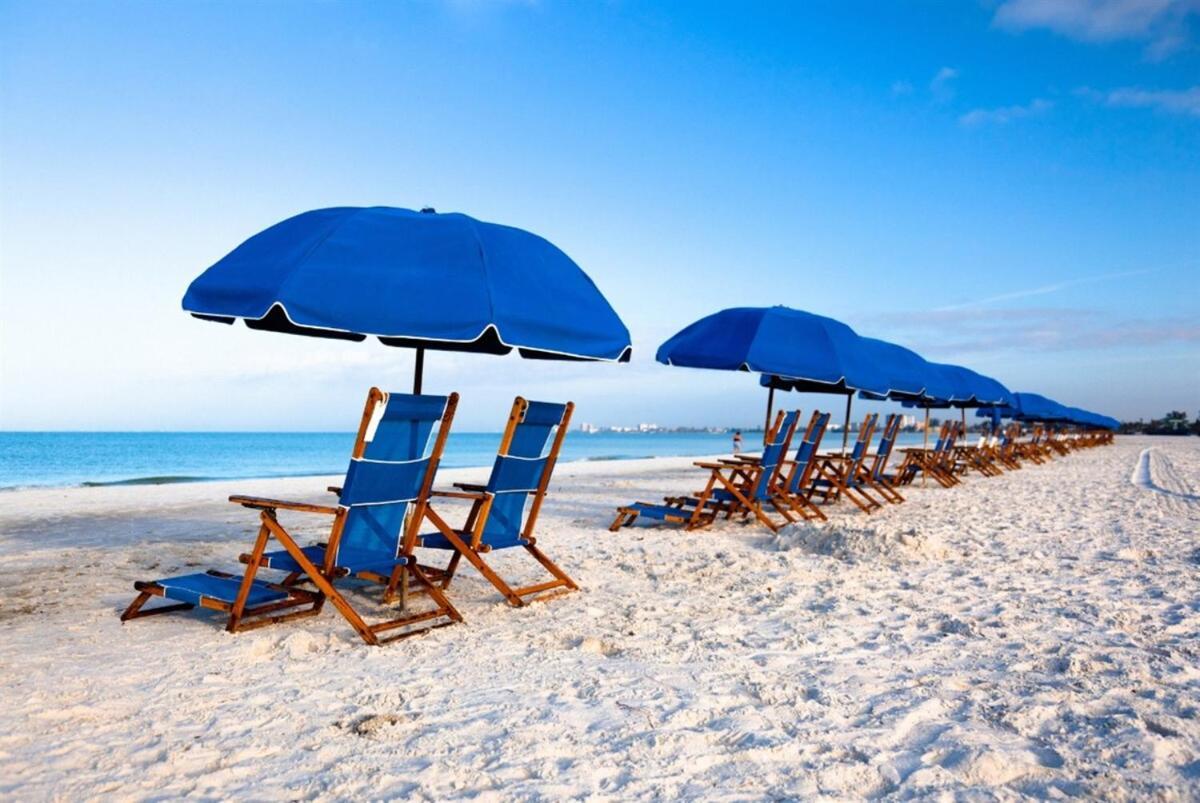 Flip Fllops In The Sand,windward 202 At Edgewater And Golf Apartment